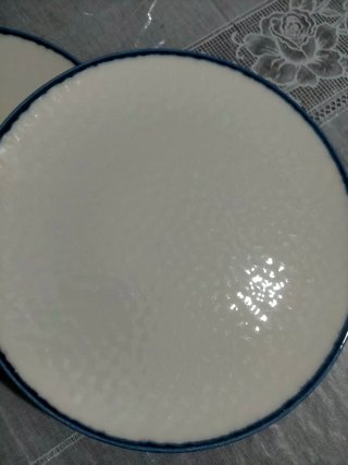 2 Platos Santa Clara Blancos con Borde Azul