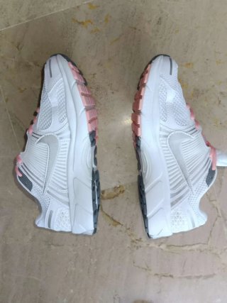 Zapatillas Nike Vomero 5 Blancas y Rosas 39 y 40