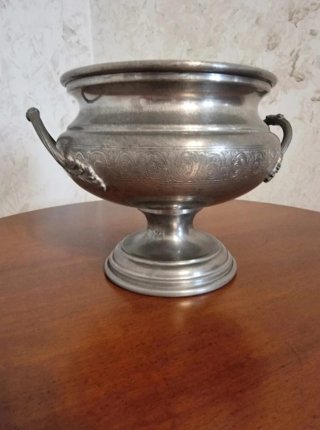 Zuppiera peltro vintage con vassoio