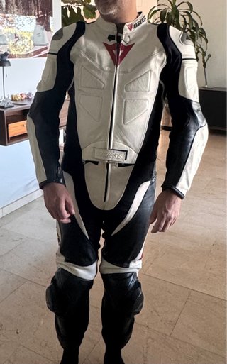 Mono de cuero Dainese Talla 48 dos piezas