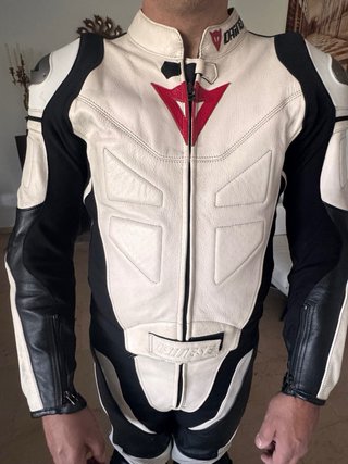 Mono de cuero Dainese Talla 48 dos piezas