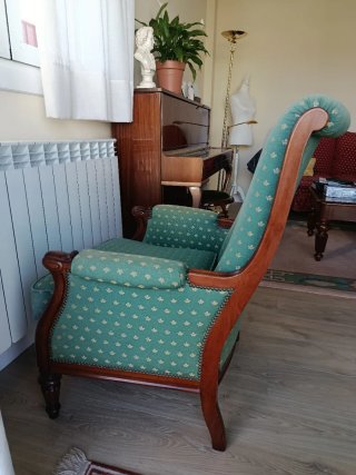 Butaca madera maciza tapizada