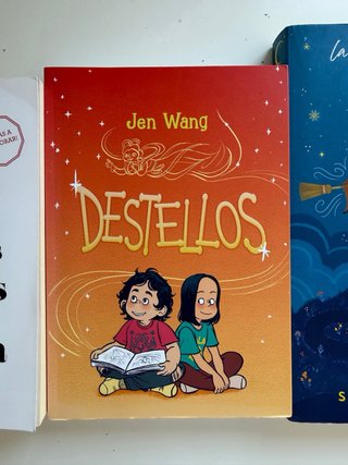 Lote de dos libros y un cómic (Destellos)