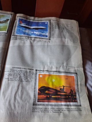 Álbum de Cromos Aviones Comerciales