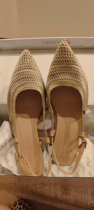 Sandalias Talla 39 Beige y Dorado