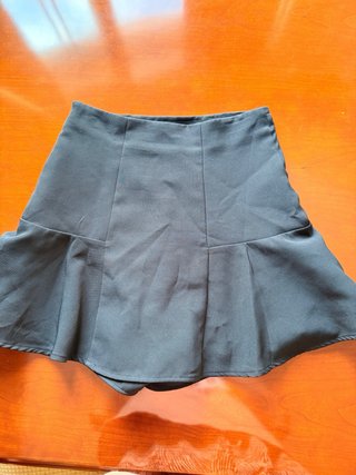 Falda pantalón Stradivarius negra T.34
