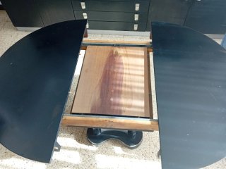 Mesa comedor redonda madera negra años 70