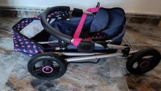 Carrito de bebé infantil con estampado de corazone