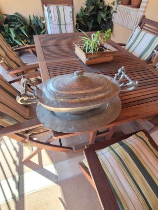 Centro de mesa metálico y de madera