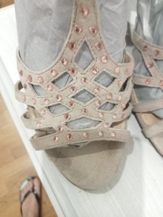 Sandalias Geox Piel Beige Tacón