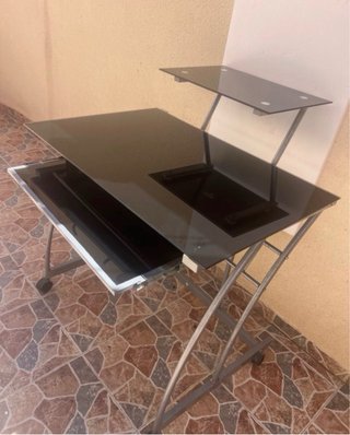 Mesa escritorio cristal negra y plateada