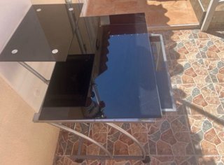 Mesa escritorio cristal negra y plateada