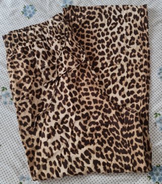 Pantalones de mujer con estampado de leopardo