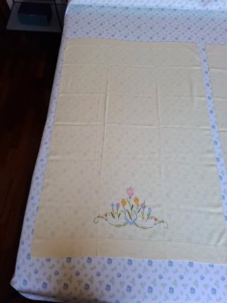 Coppia teli lino con ricamo fatto a mano