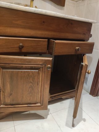 Mueble de baño y espejo madera y mármol