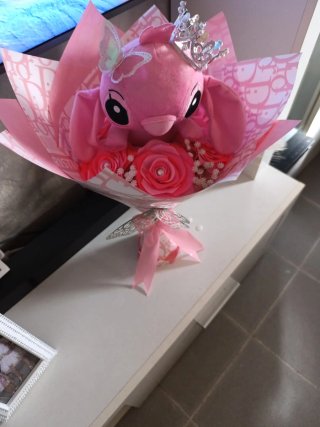 Ramo de rosas eternas con peluche