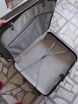 Maleta de viaje gris