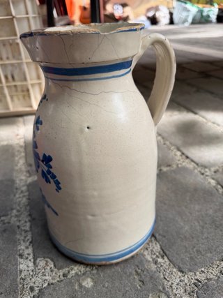 Jarra antigua Talavera azul y blanca