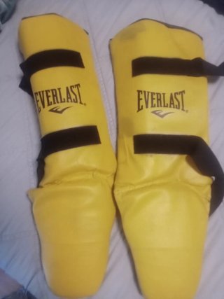 Espinilleras Everlast Boxeo Muay Thai