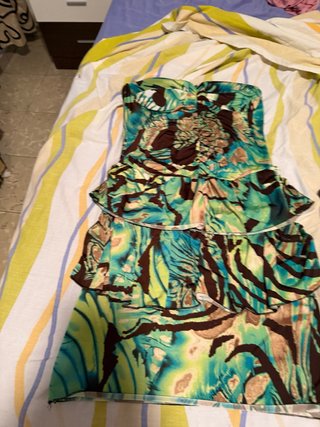 Vestido sin tirantes estampado