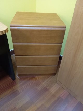 Escritorio de oficina madera y silla