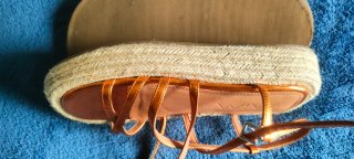 Sandalias Mimt naranja metalizado talla 38