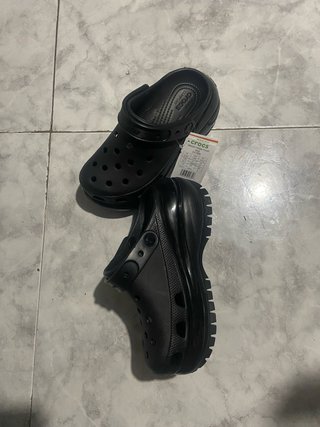 Zuecos Crocs plataforma negros Talla 36/37