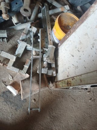 Soporte de muro metálico