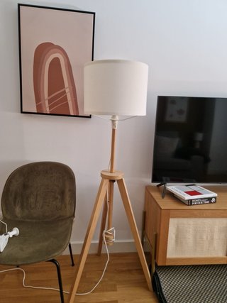 Lámpara de pie de madera para salón Ikea Lauters