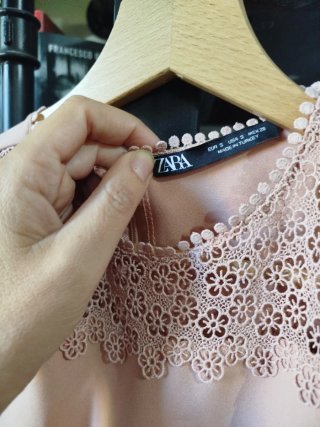 Abito Zara rosa con pizzo