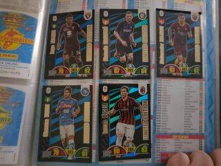 Álbum Calciatori 2018-19 con +300 cartas