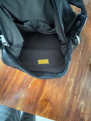 Bolso Mandarina Duck Negro Perforado