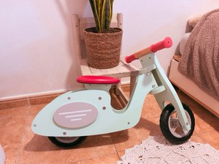Bicicleta infantil de madera, inspirado en Vespa