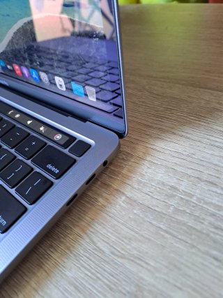 MacBook Pro A2251