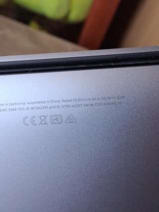 MacBook Pro A2251