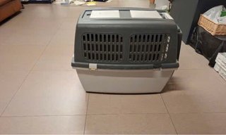 Transportín para mascotas gris y blanco