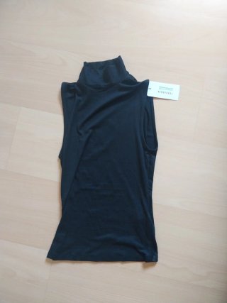 Lote n° 5. sudadera y 2 camisetas