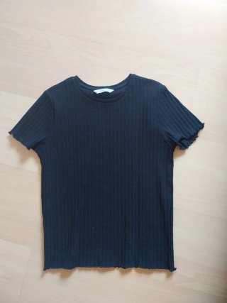 Lote n° 5. sudadera y 2 camisetas
