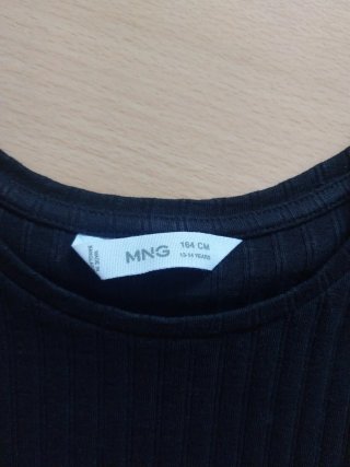 Lote n° 5. sudadera y 2 camisetas