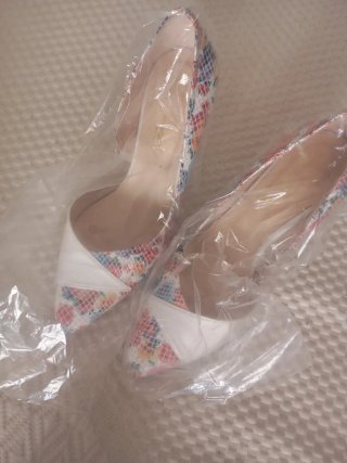 Zapatos de tacón con estampado floral
