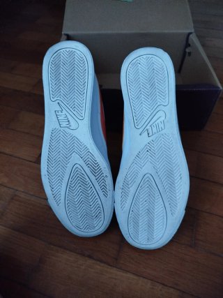 Zapatillas Nike Blancas y Naranja
