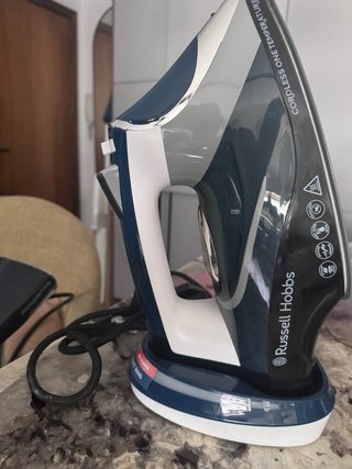 Plancha de Ropa Russell Hobbs Sin Cable