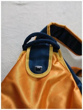 Zaino sacca monospalla con porta bevande laterali