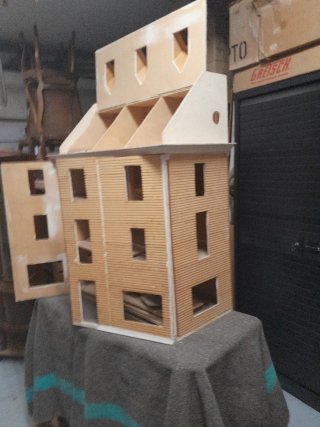 Casita de muñecas para restaurar