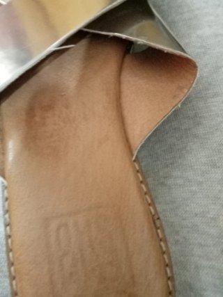 Sandalias de piel plateadas y marrones