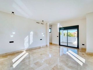 Chalet en alquiler en Nueva Andalucía centro en Marbella