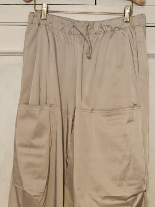 Pantalones Cargo parachute Satinados Beige crema