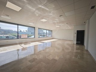 Local comercial en alquiler en Gines