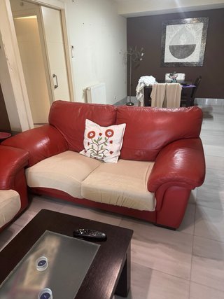 Sofa piel cómodo por mudanza