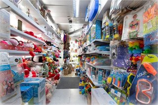 Local comercial en venta en Pubilla Cases en Hospitalet de Llobregat, L´